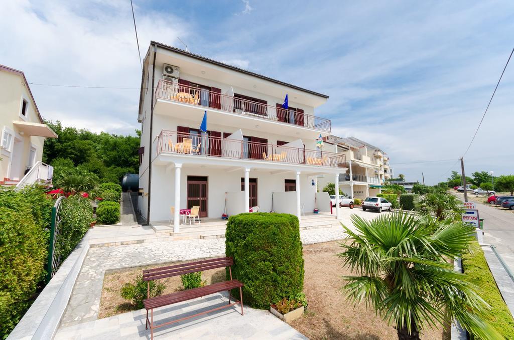 Apartments Rozaria Dramalj Luaran gambar